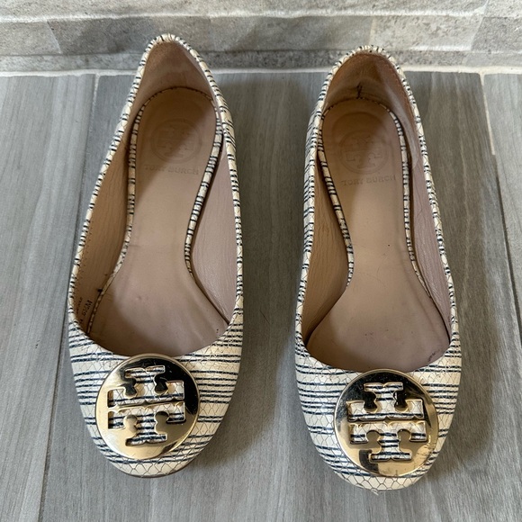 Tory Burch Snake Embossed Ballet Flats- Blue Cream Gold Hardware- Size 5.5 Women - Picture 4 of 11